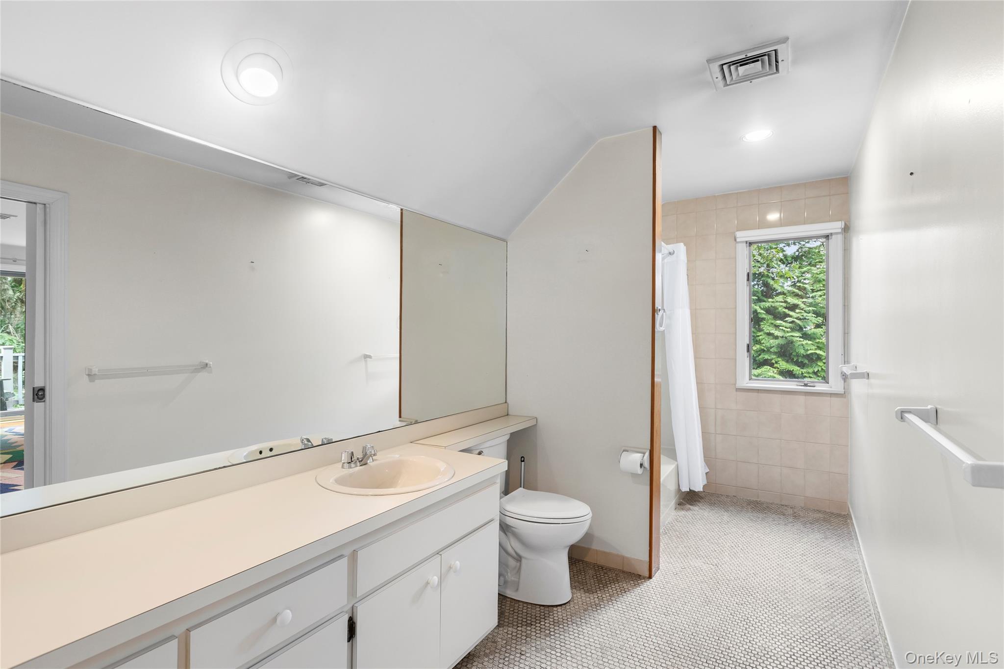 422 Montauk Highway – For Sale photo 15