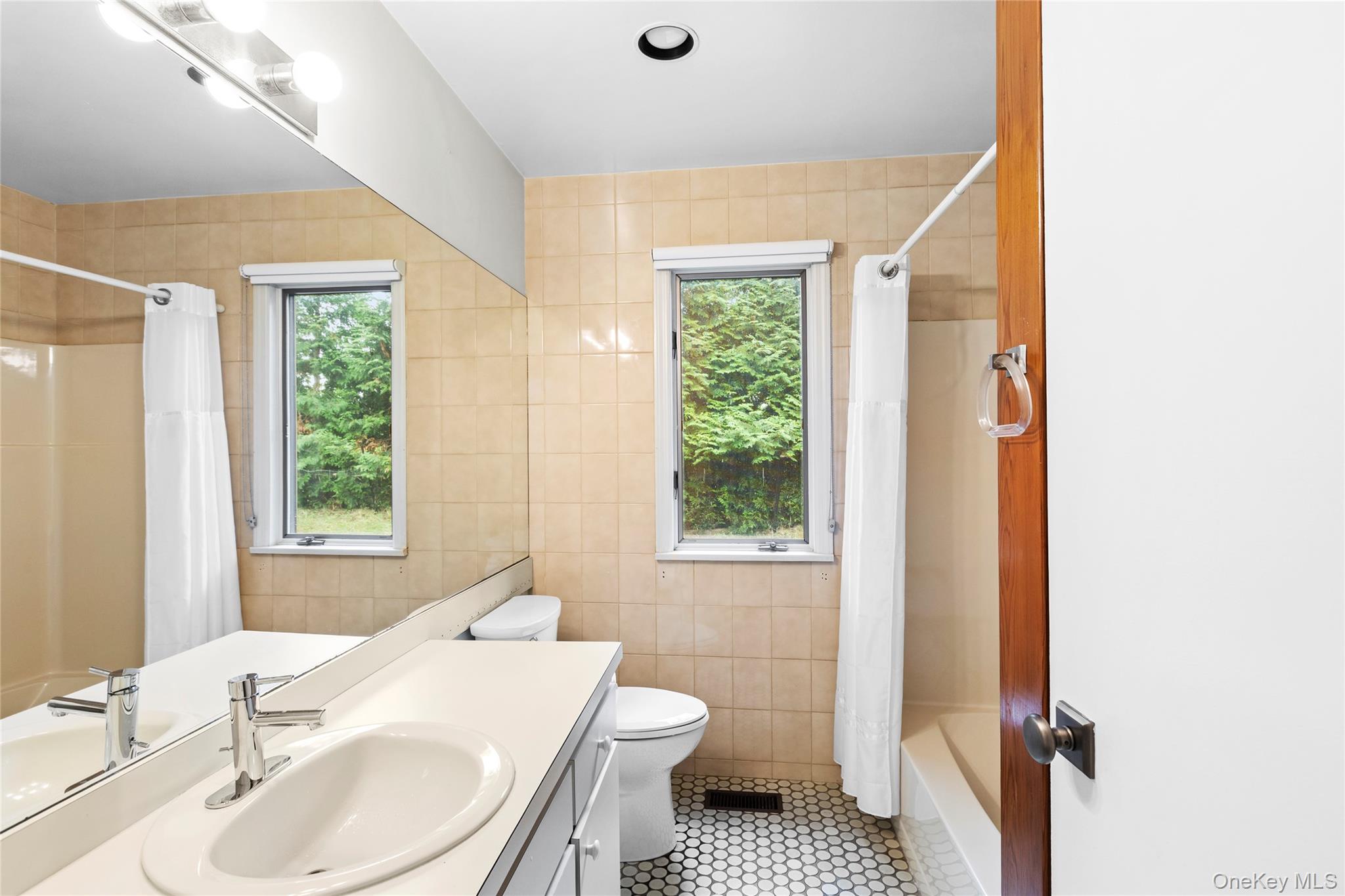 422 Montauk Highway – For Sale photo 12