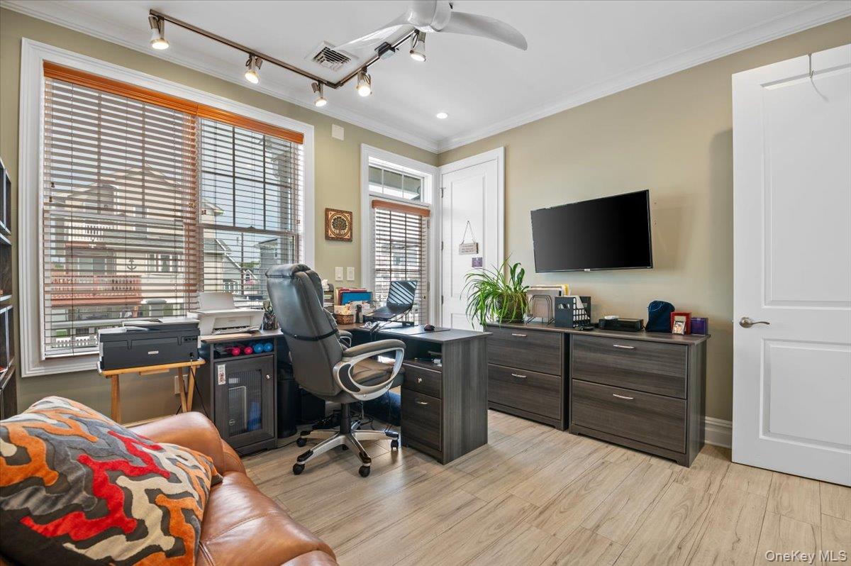 639 Lincoln Street – For Sale photo 17