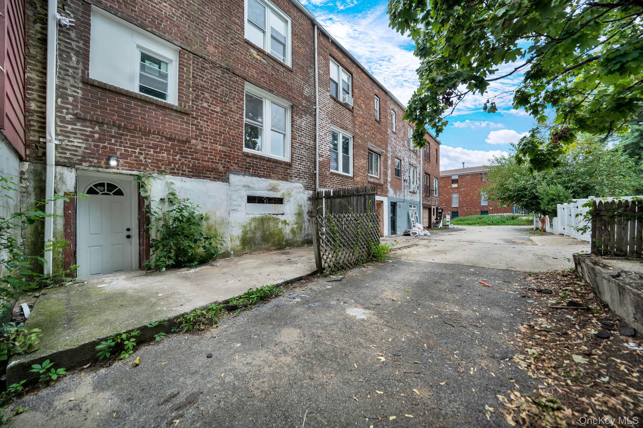 21933 Edgewood Avenue – For Sale photo 27