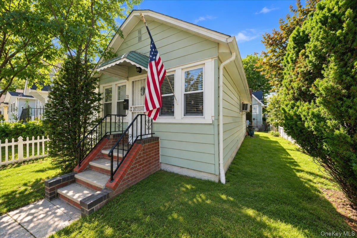 11 Oak Avenue, Unit 11 photo 2