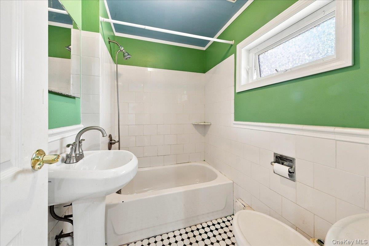 11 Oak Avenue, Unit 11 photo 13