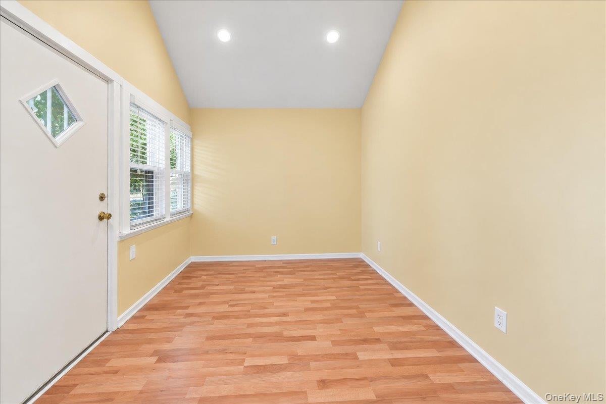 11 Oak Avenue, Unit 11 photo 7