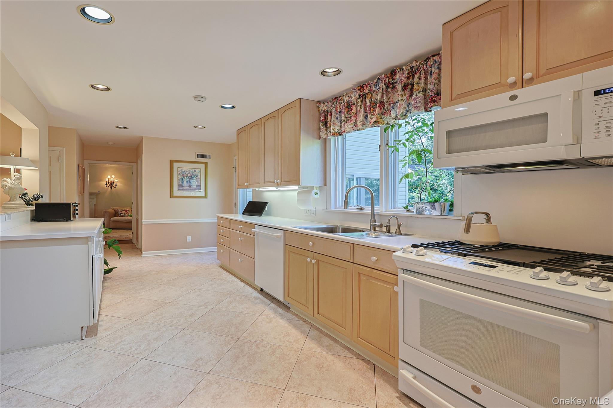30 Old Field Lane – For Sale photo 19