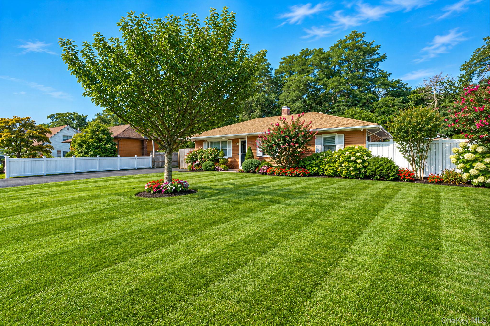 542 Agamemnon Ave – For Sale photo 3