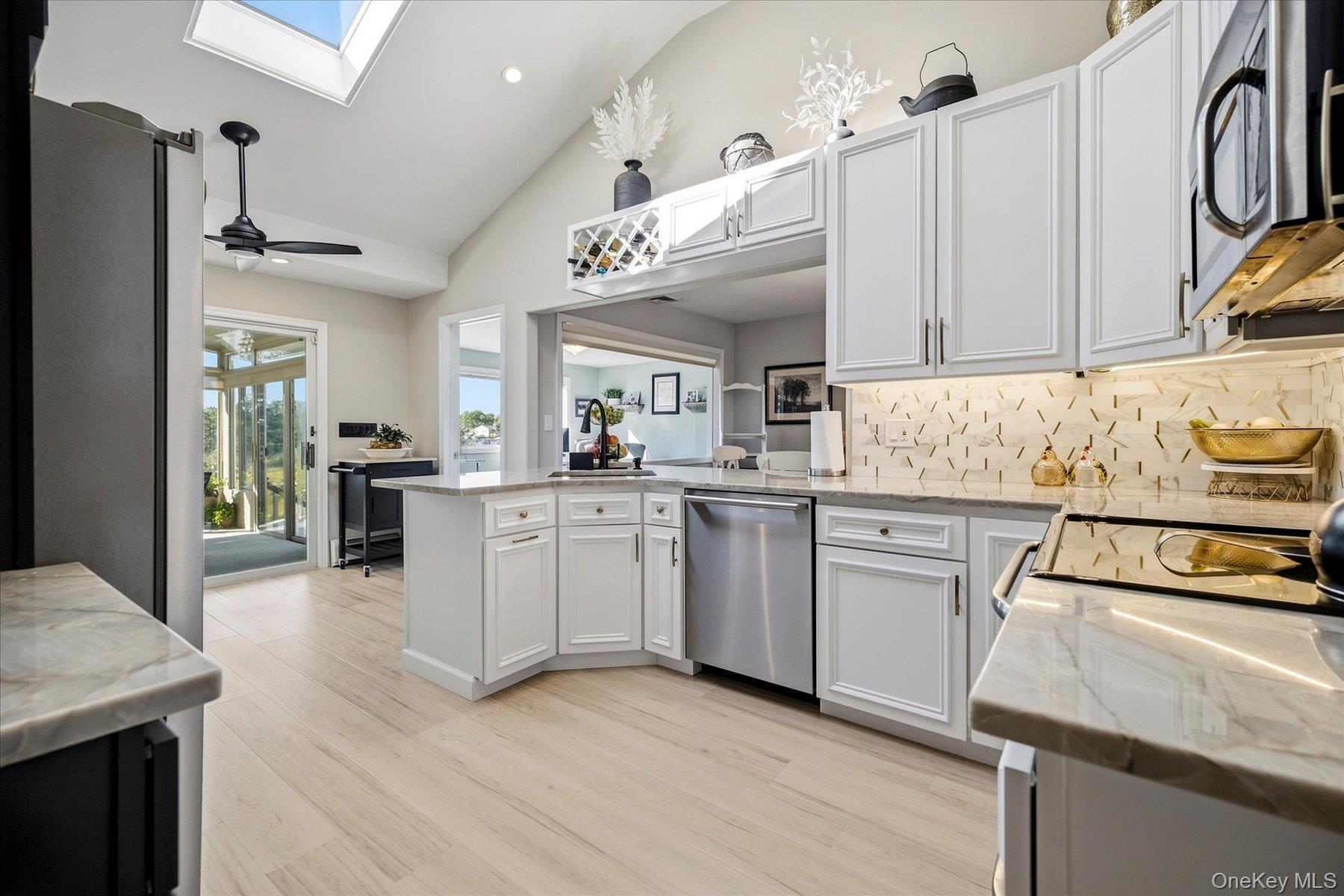 569 Links Drive S – For Sale photo 9