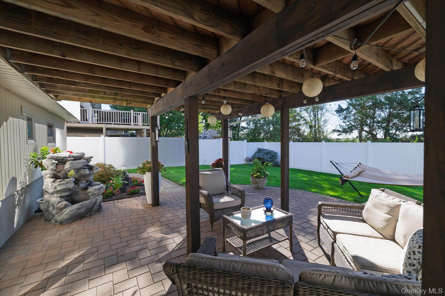 569 Links Drive S – For Sale photo 32