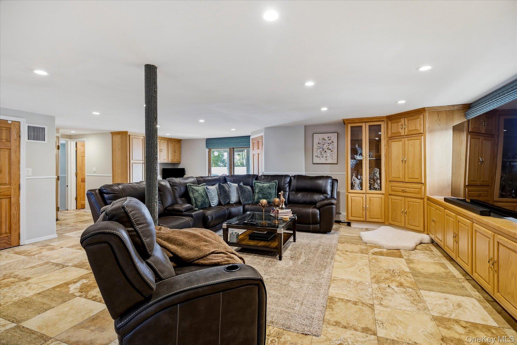 569 Links Drive S – For Sale photo 27