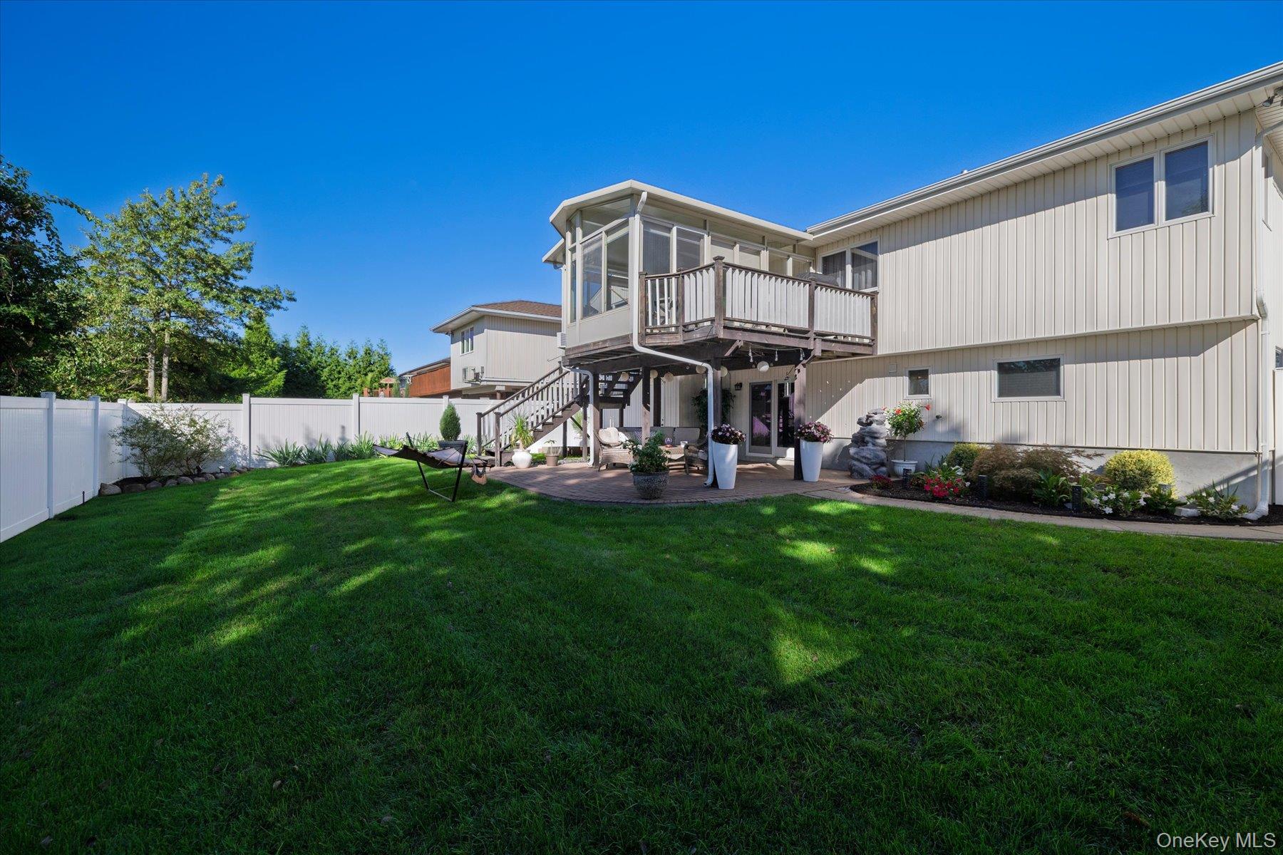 569 Links Drive S – For Sale photo 30