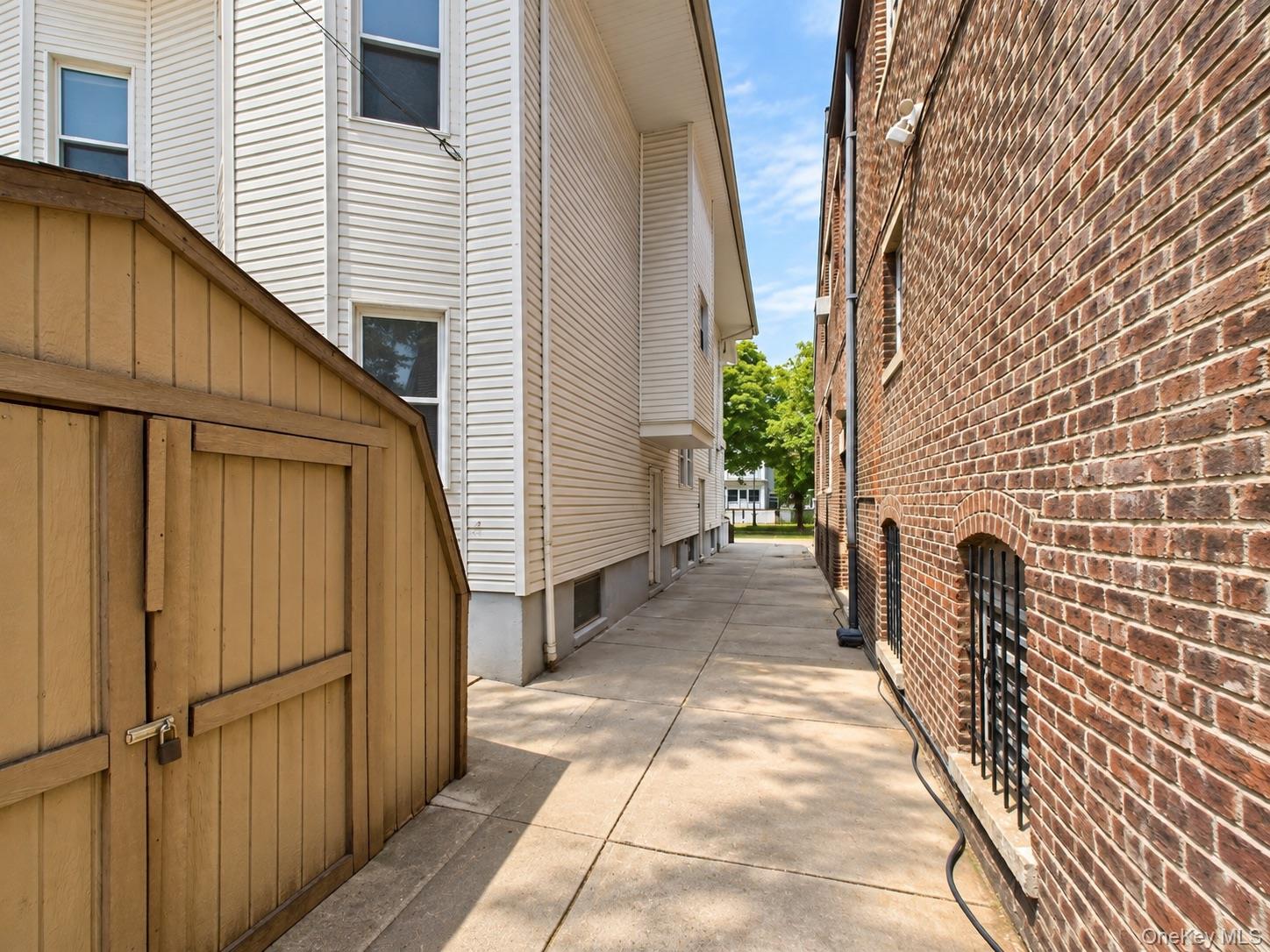 1212 Glenwood Road – For Sale photo 4