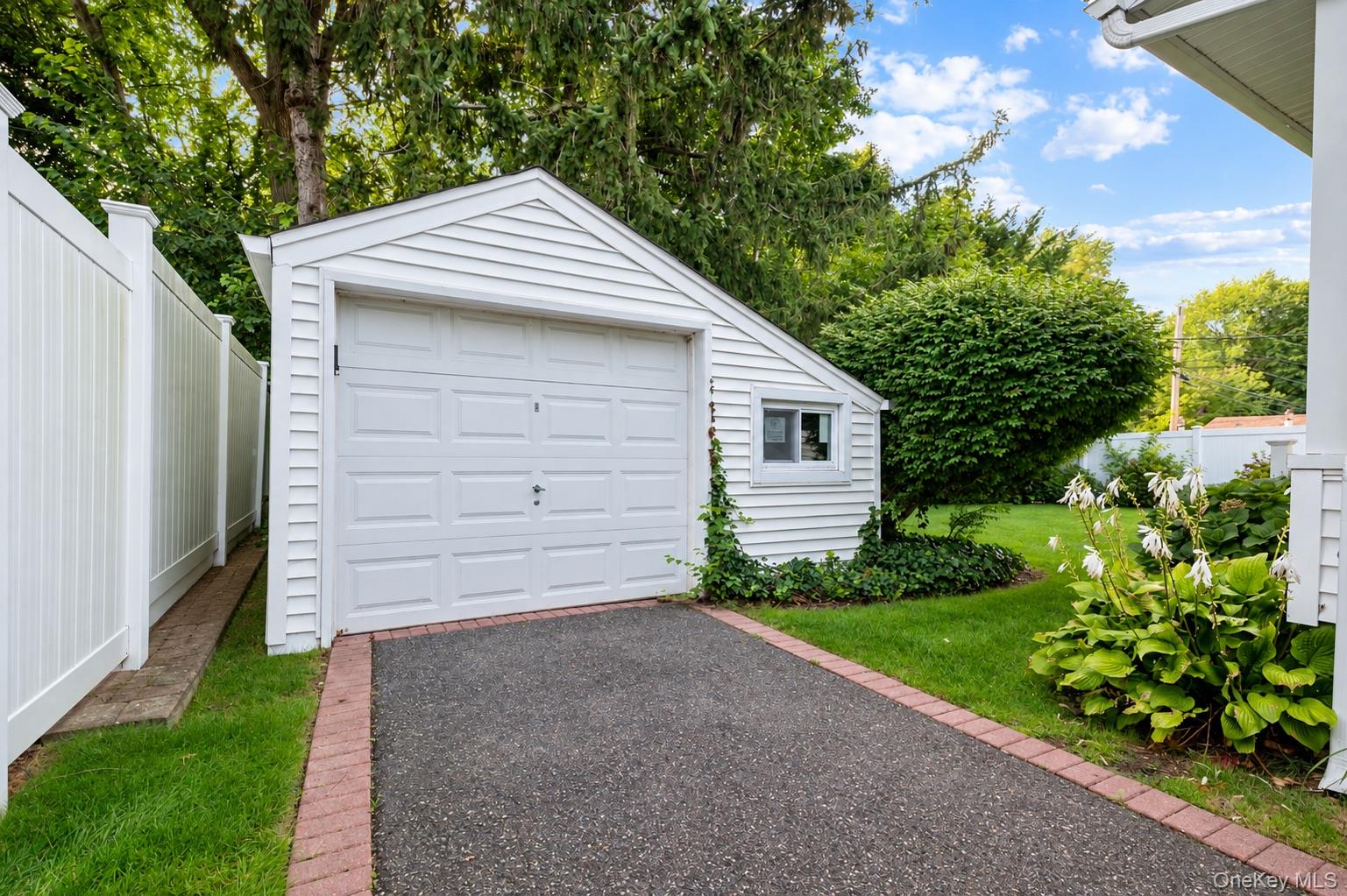 564 Richmond Road – For Sale photo 25