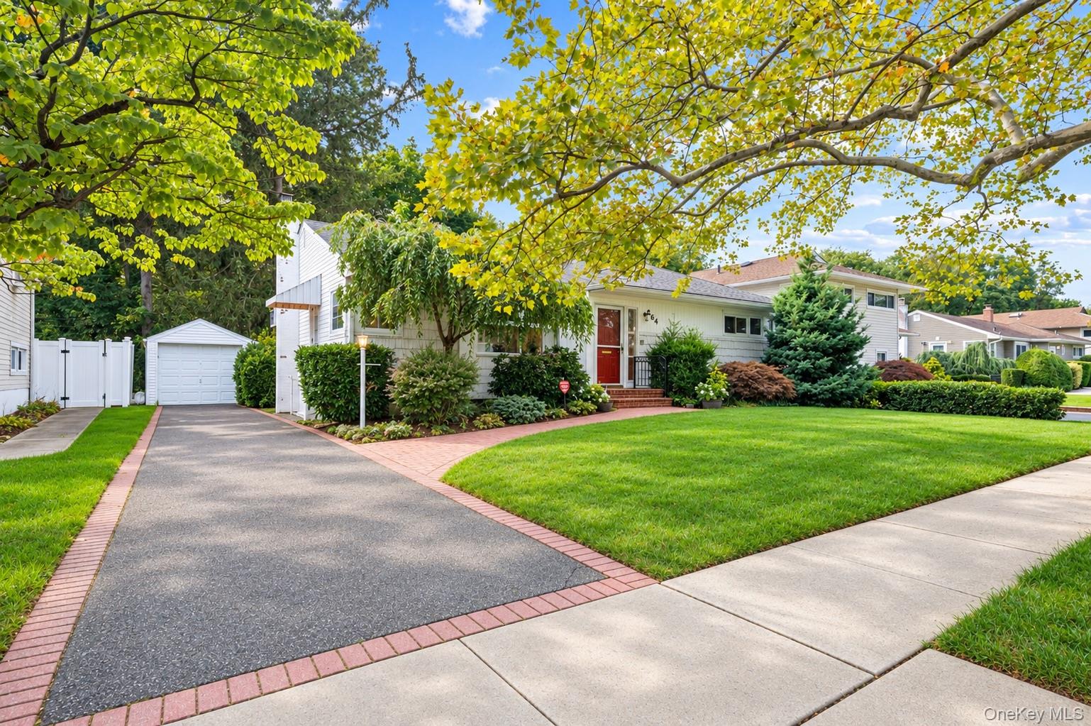 564 Richmond Road – For Sale photo 3