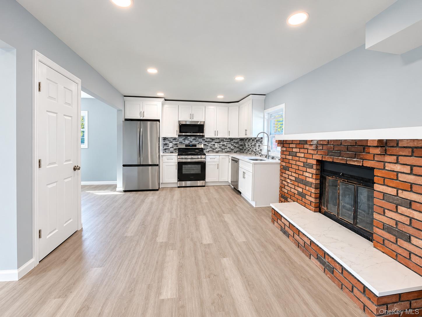10 Frank Avenue – For Sale photo 14