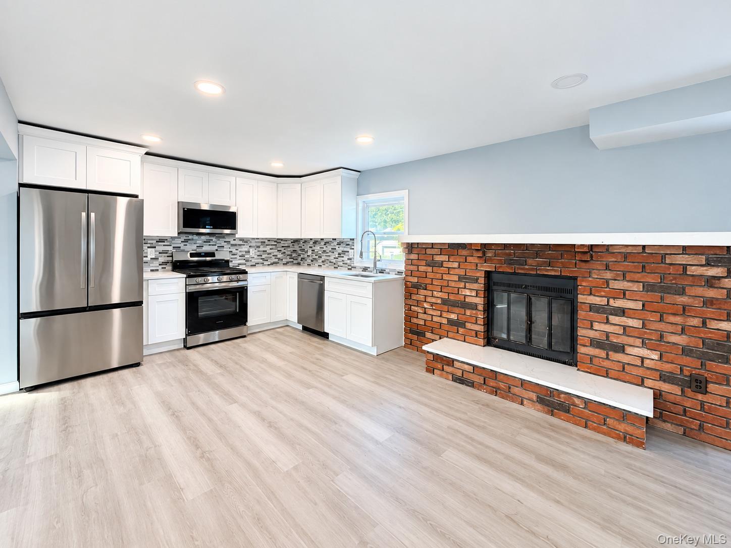 10 Frank Avenue – For Sale photo 13
