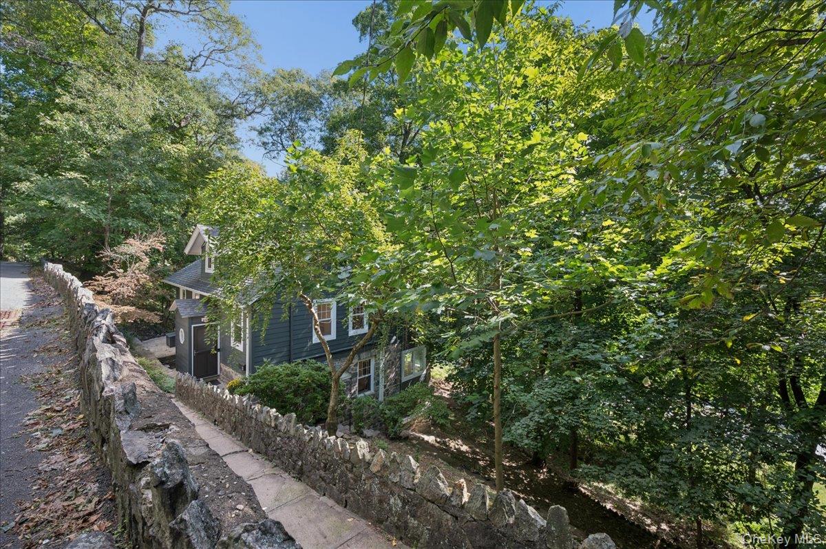 21 Cliff Street – For Sale photo 2