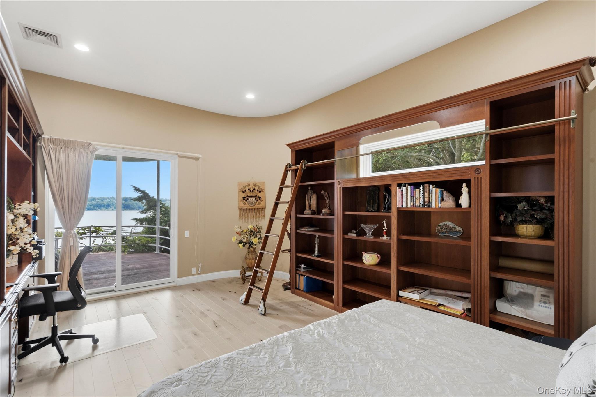 26 Tennis Court Road – For Sale photo 22