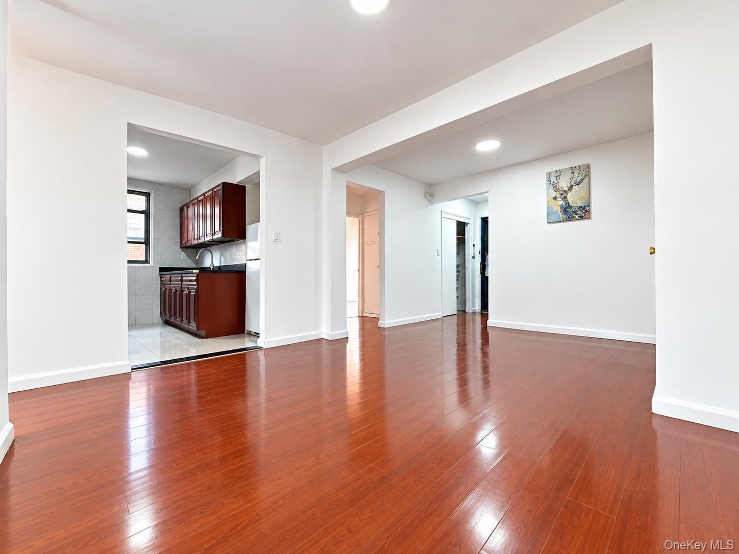132-35 Sanford Avenue, Unit 5R photo 2