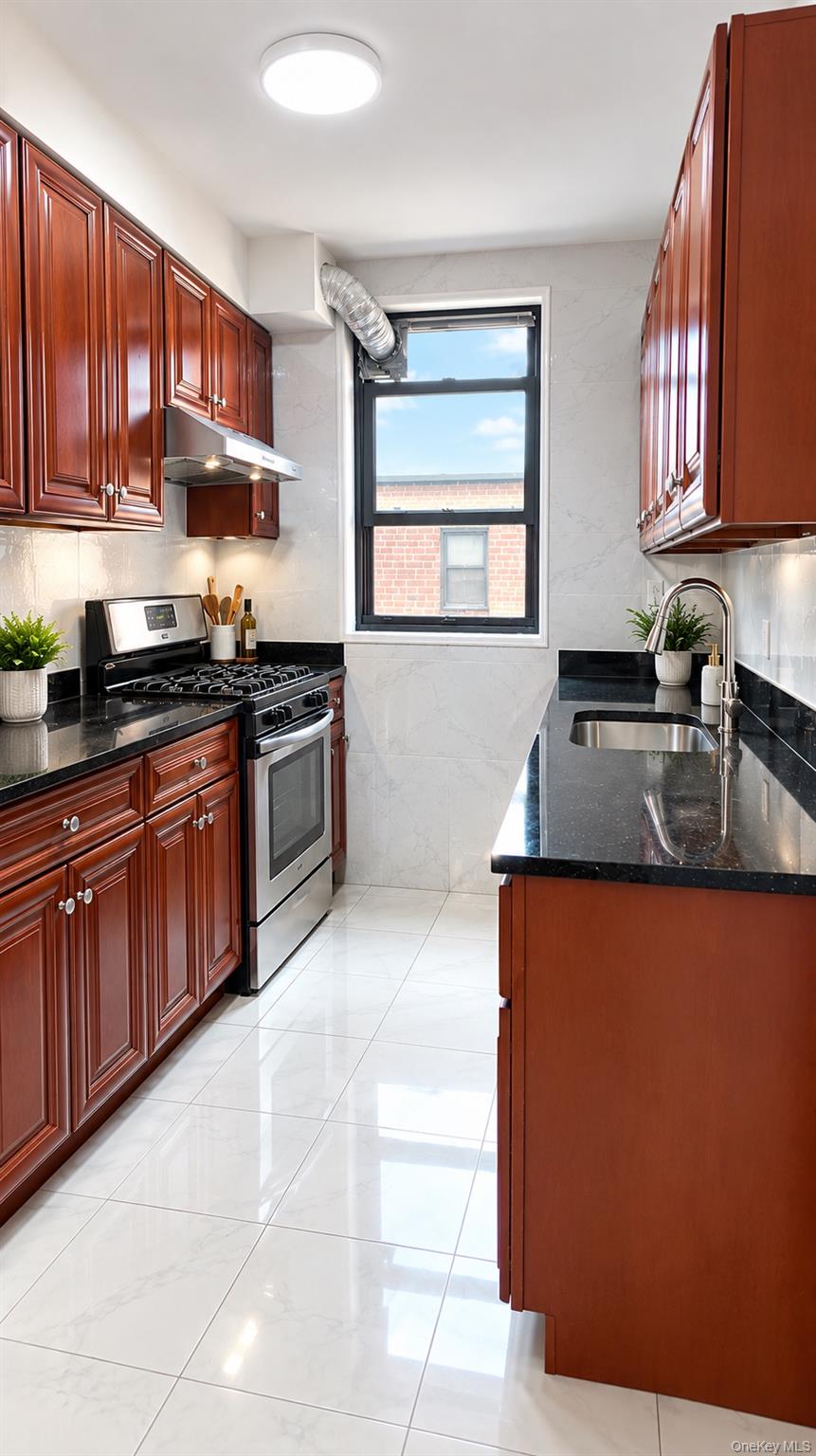 132-35 Sanford Avenue, Unit 5R photo 7