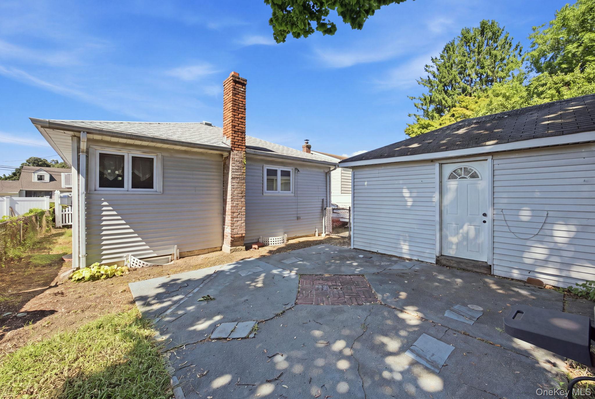 983 Cayuga Road – For Sale photo 15