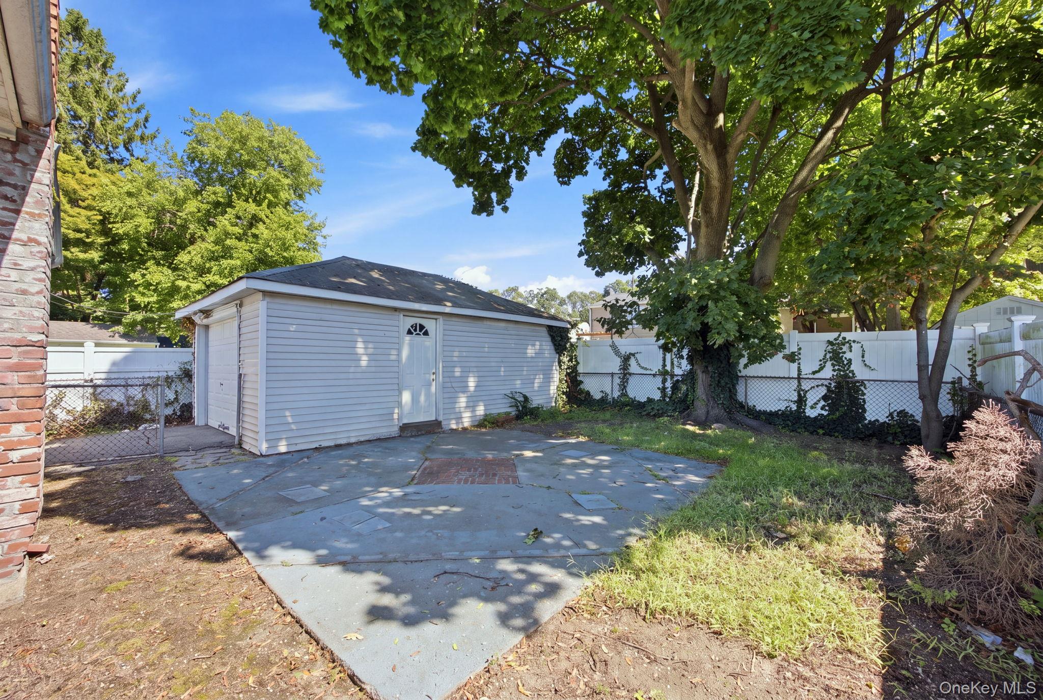 983 Cayuga Road – For Sale photo 13
