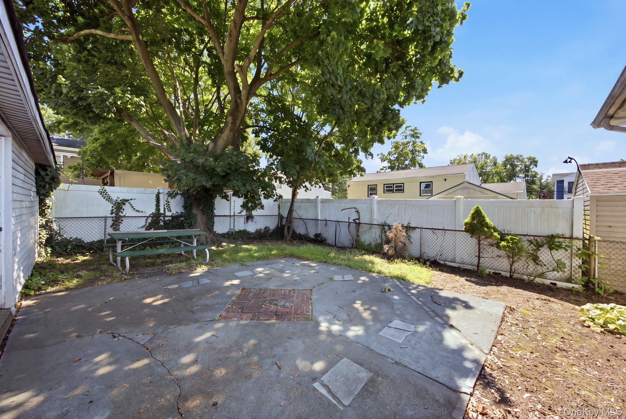 983 Cayuga Road – For Sale photo 14