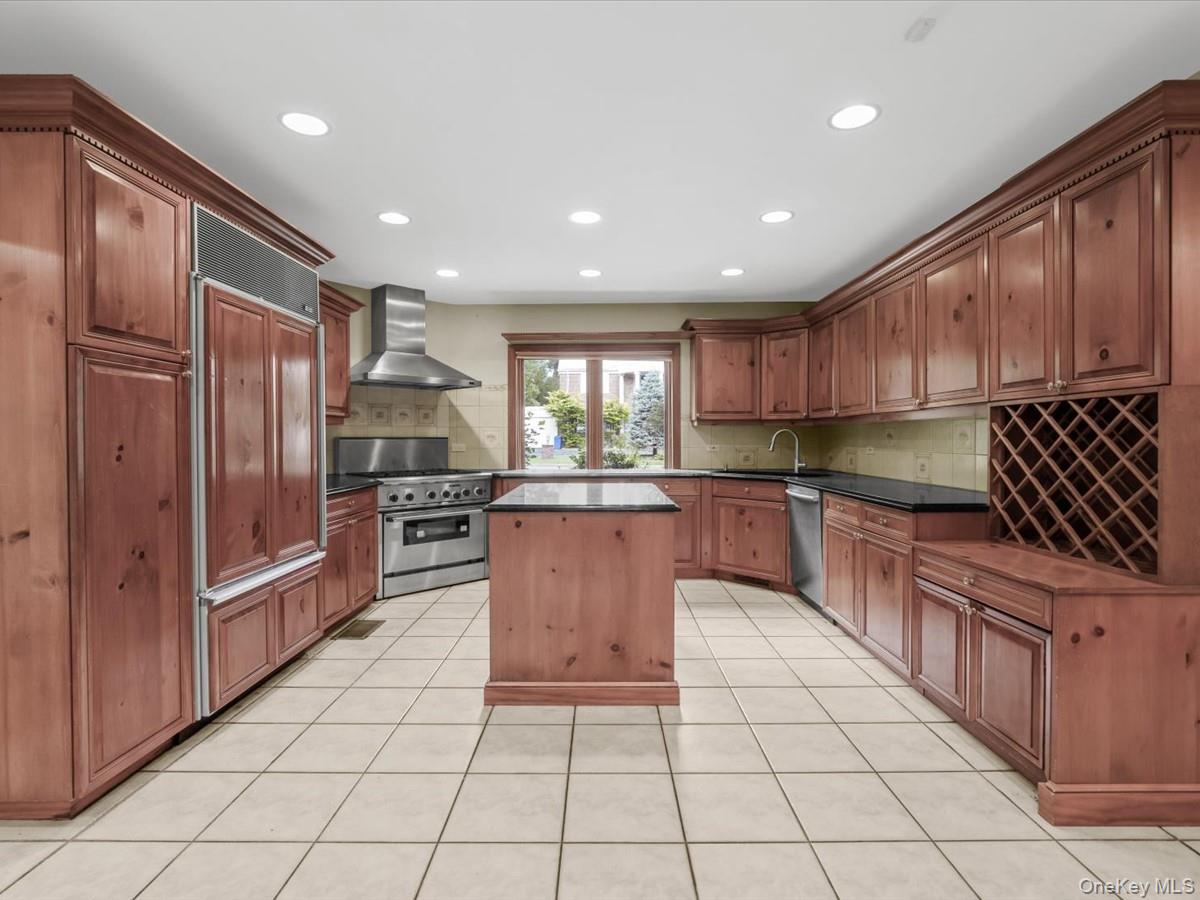 2 Amherst Road E – For Sale photo 11