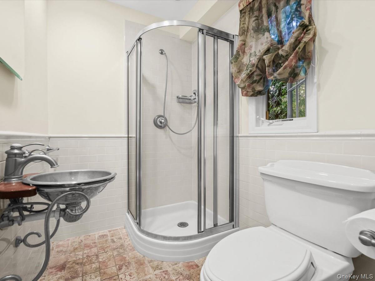 2 Amherst Road E – For Sale photo 17
