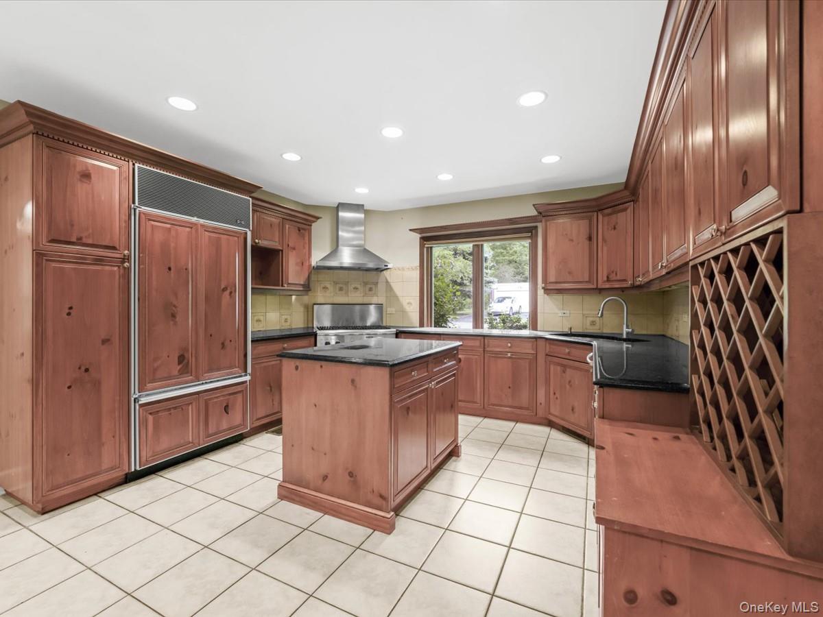 2 Amherst Road E – For Sale photo 13