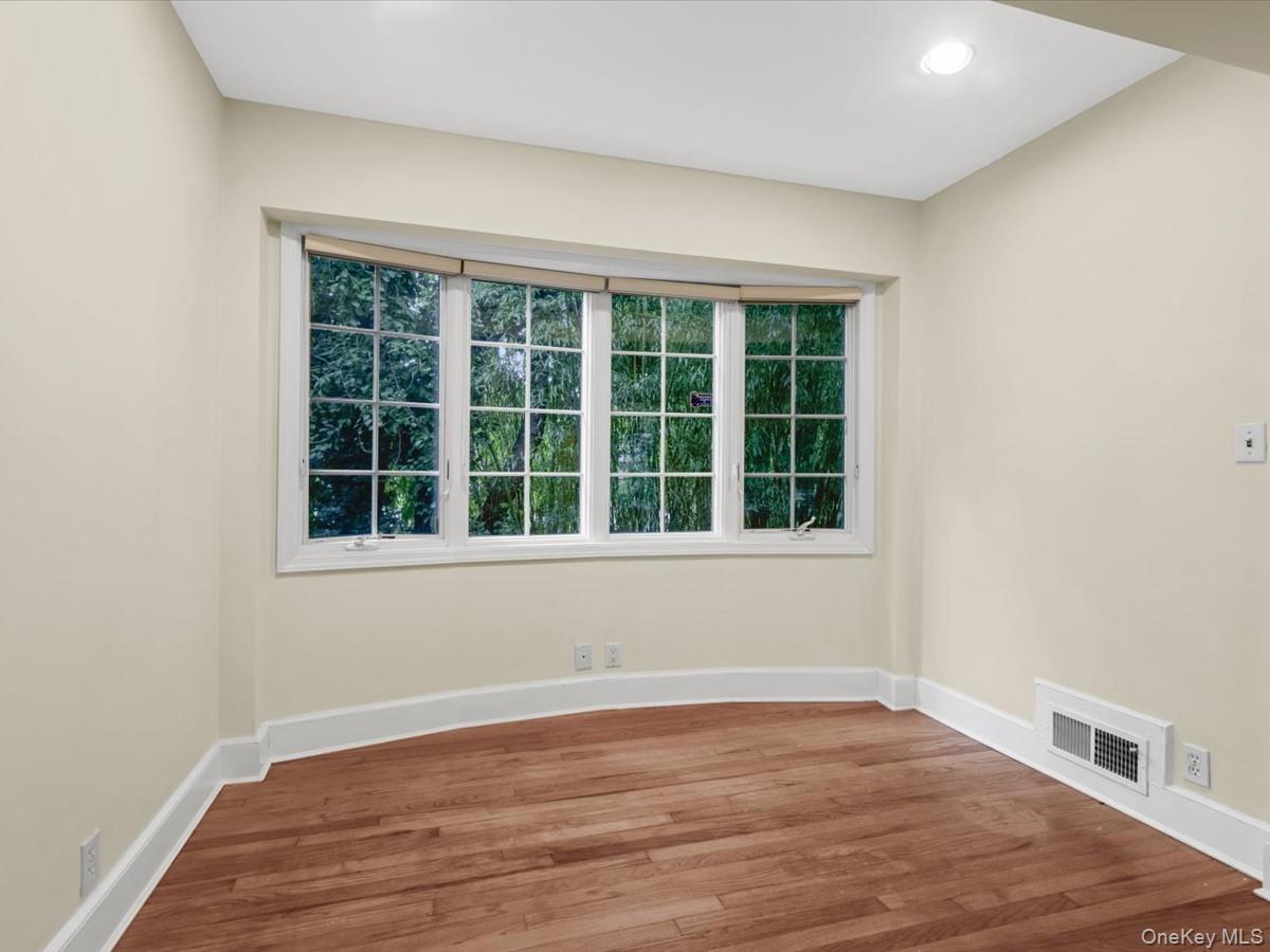 2 Amherst Road E – For Sale photo 8