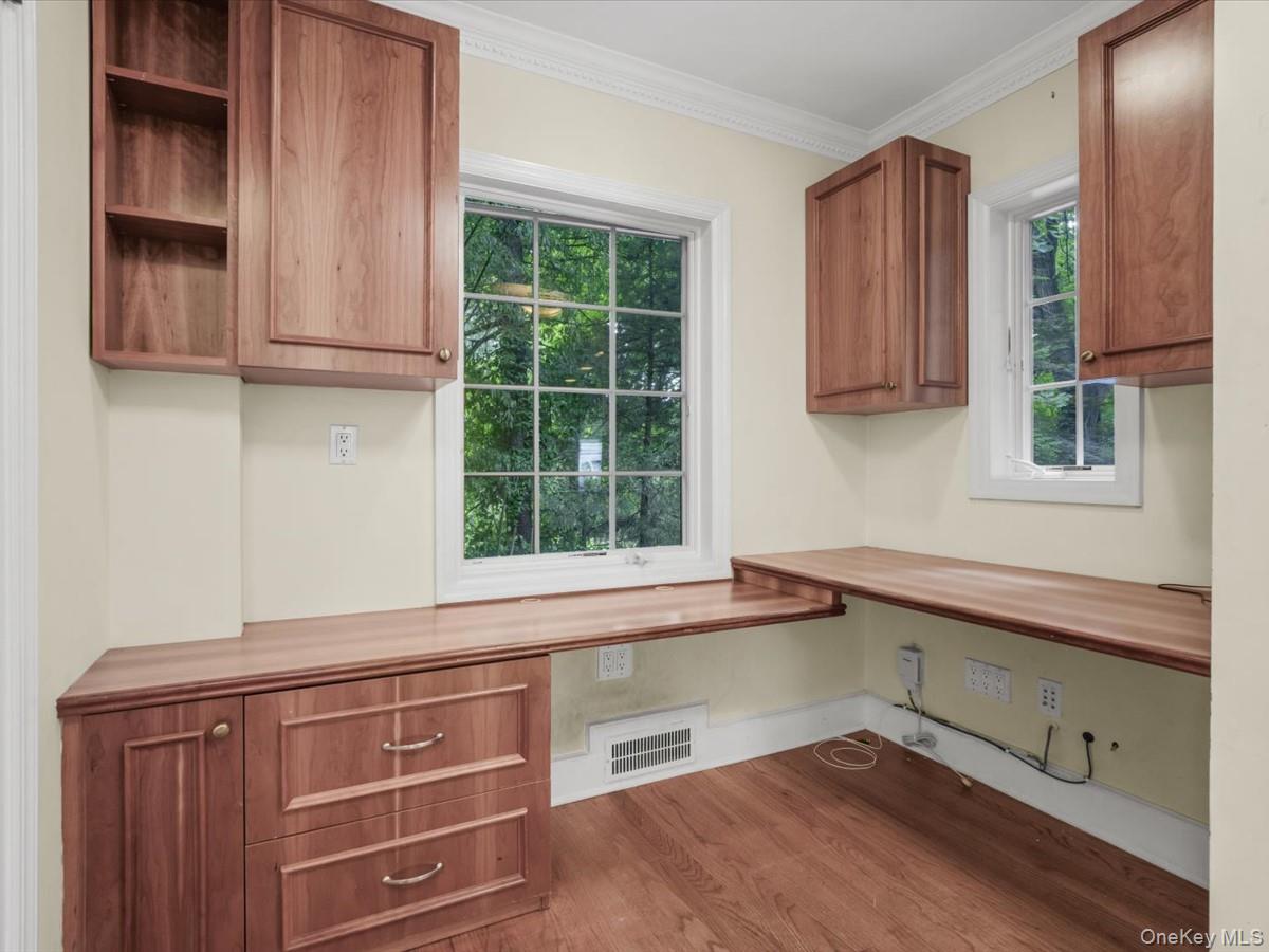 2 Amherst Road E – For Sale photo 16