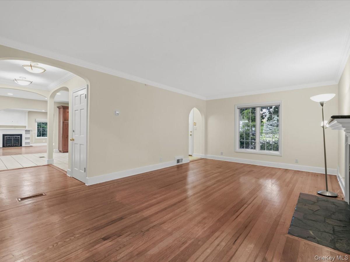 2 Amherst Road E – For Sale photo 7