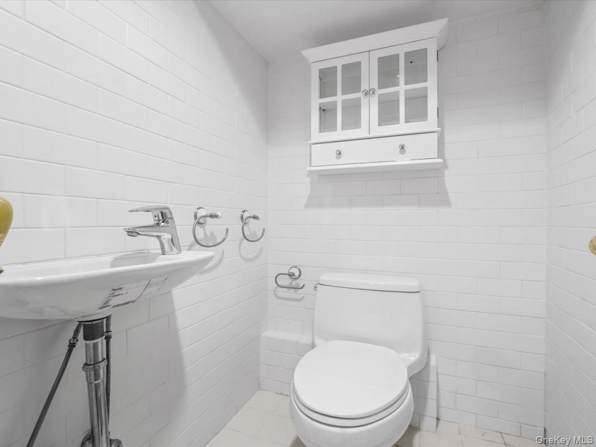 2 Amherst Road E – For Sale photo 37