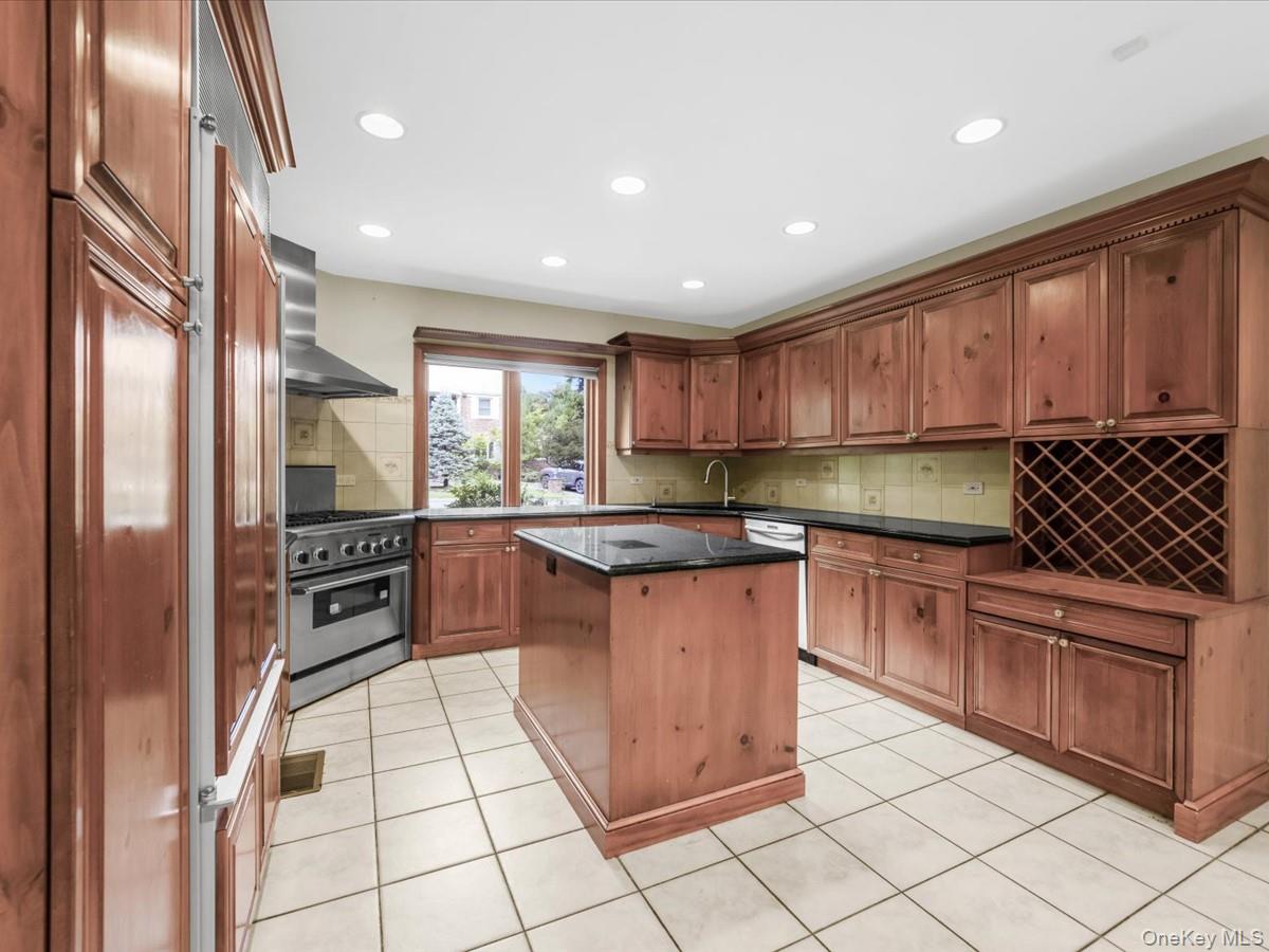 2 Amherst Road E – For Sale photo 12