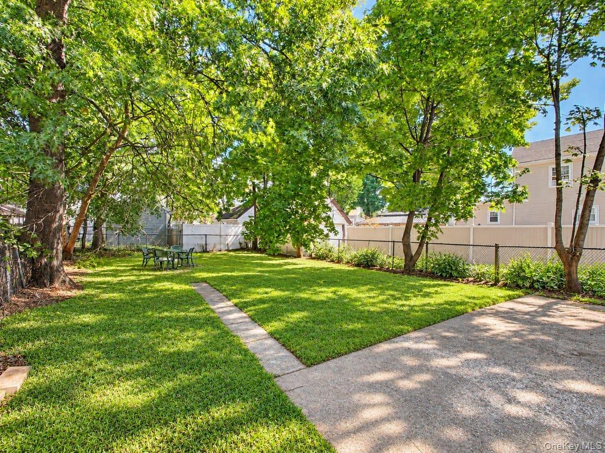 122-19 Lucas Street – For Sale photo 26
