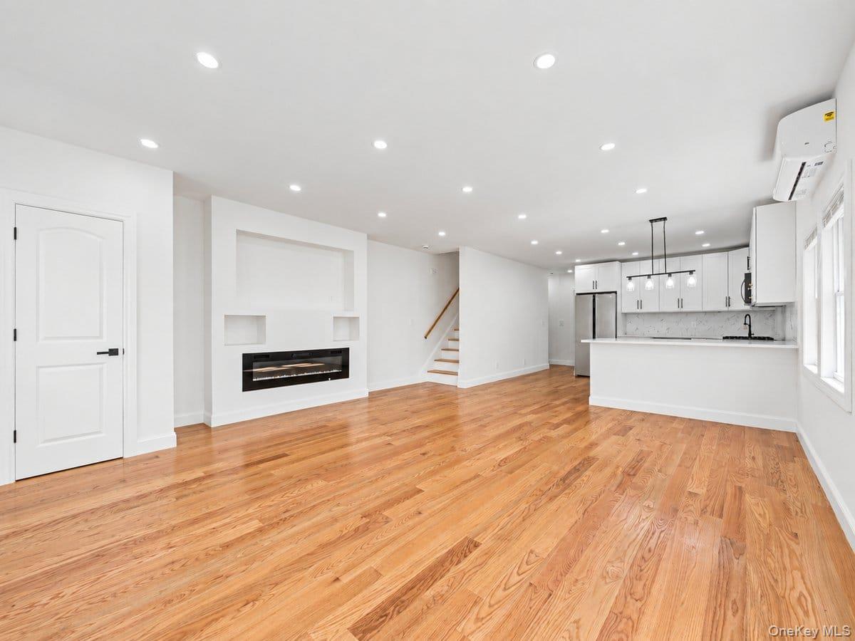 122-19 Lucas Street – For Sale photo 8