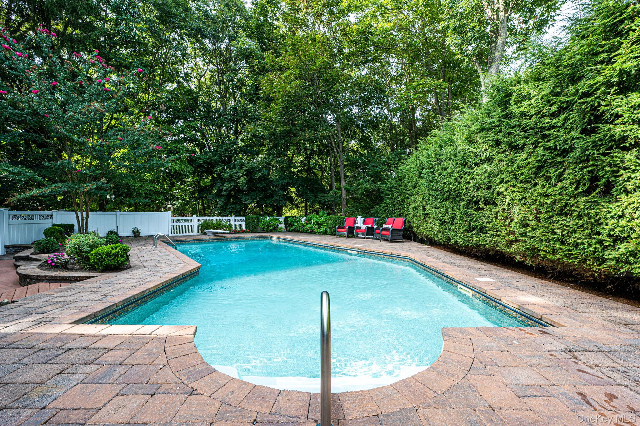 30 Damin Circle – For Sale photo 42