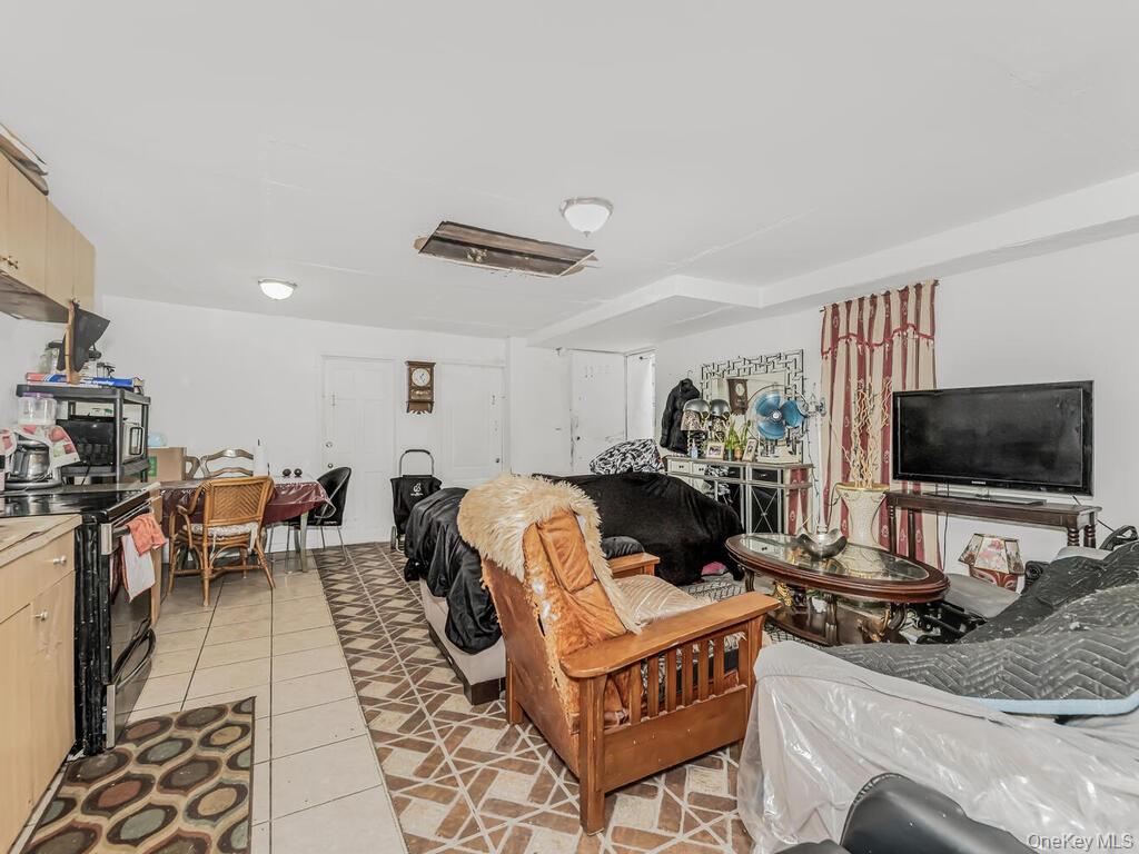 1122 Anderson Avenue – For Sale photo 20