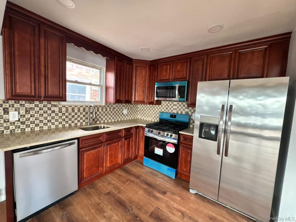 159 40 95th Street – For Sale photo 2