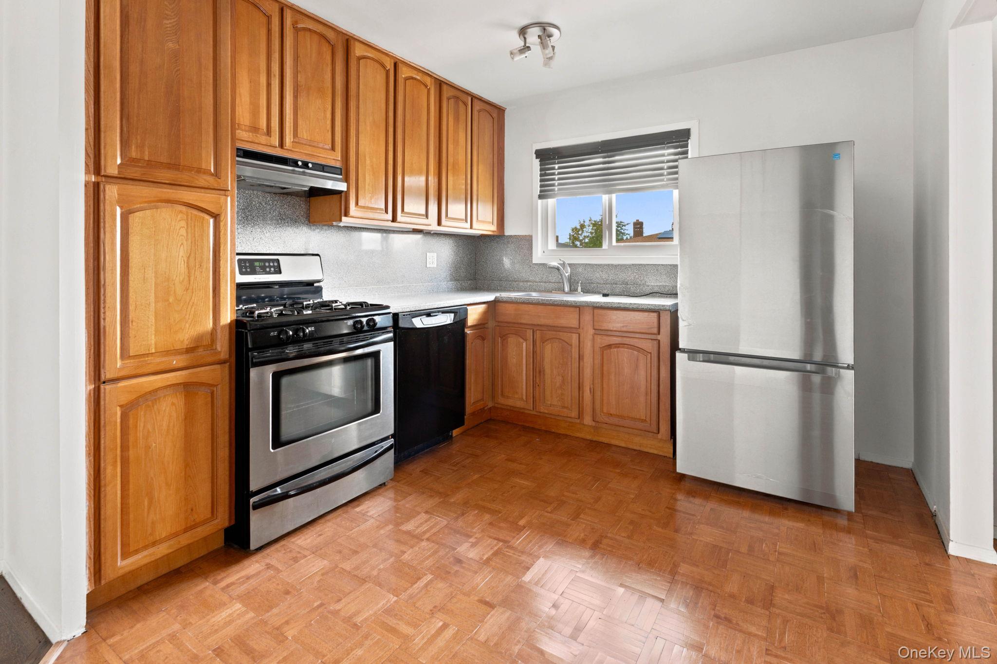 81-02 149th Avenue – For Sale photo 4