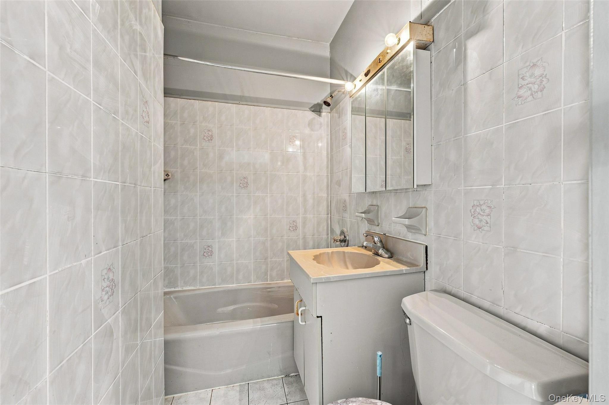 2331 Foster Avenue – For Sale photo 9