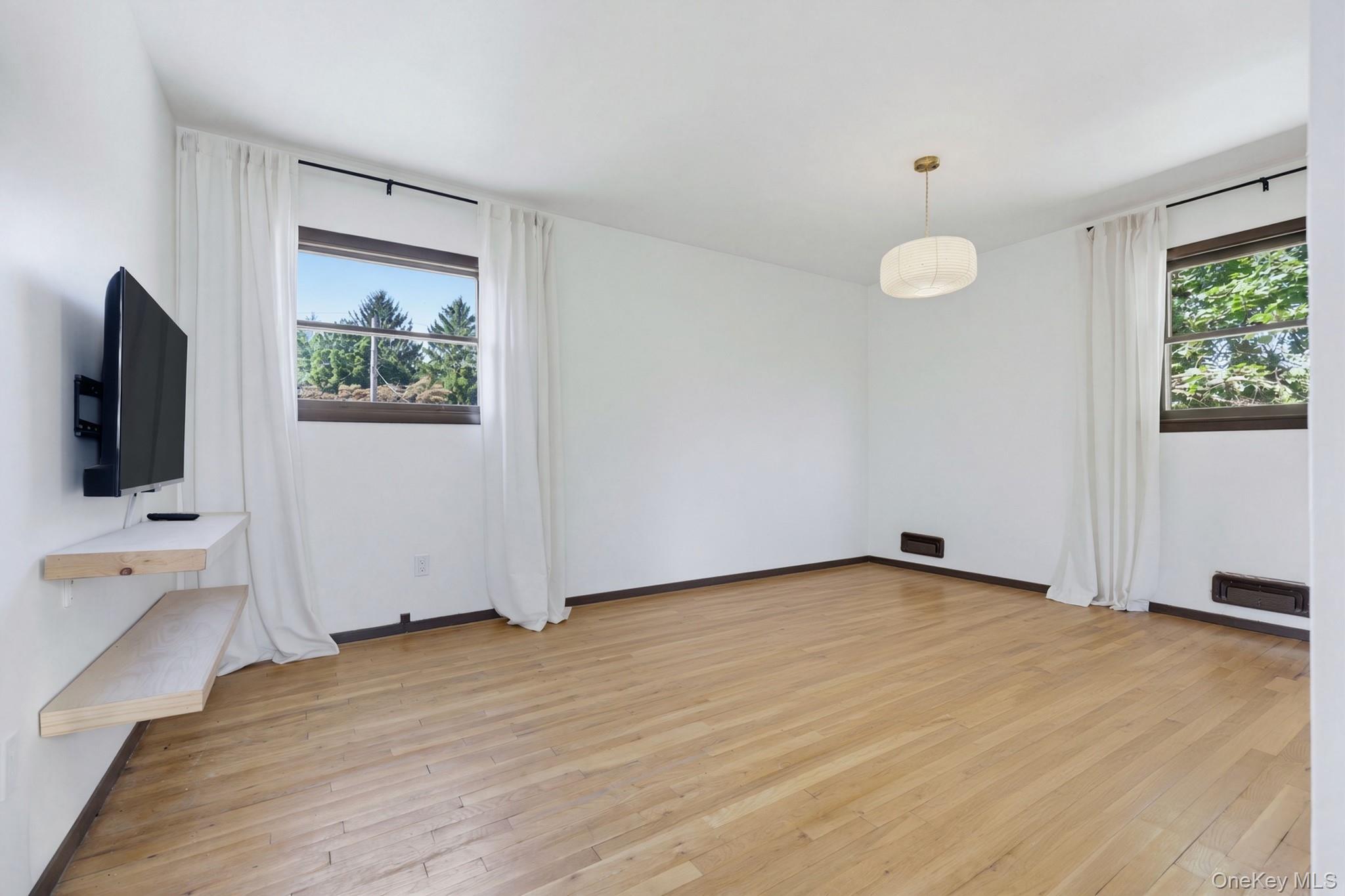 6 Lark Avenue – For Rent photo 24