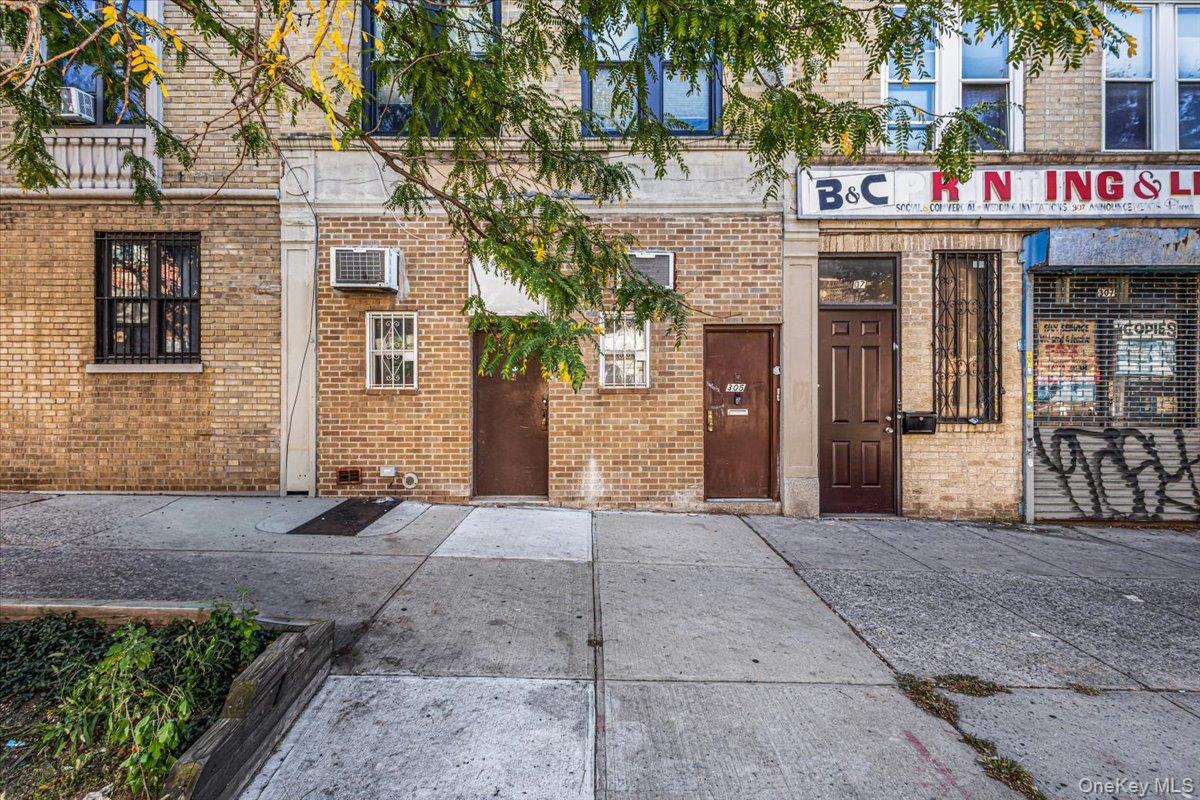 305 Rogers Avenue, Unit 1