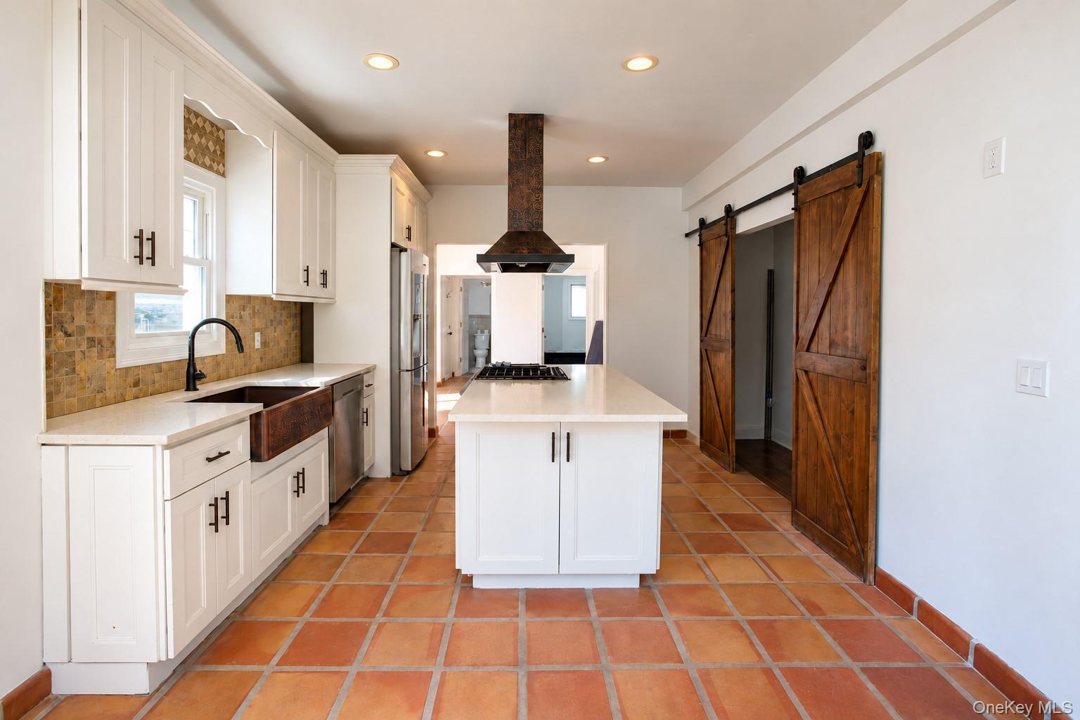 45 Lynbrook Avenue, Unit 1 photo 4