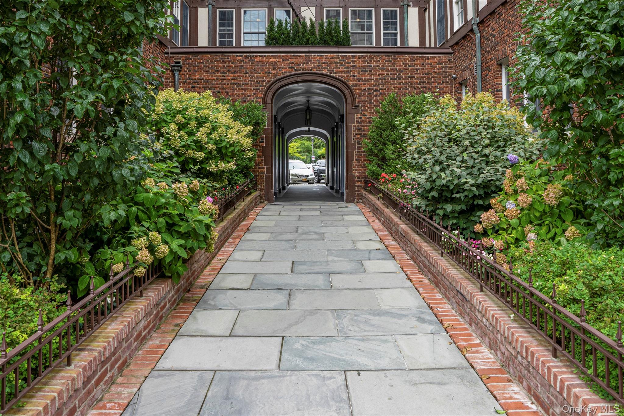 26 East Parkway, Unit 12S photo 9