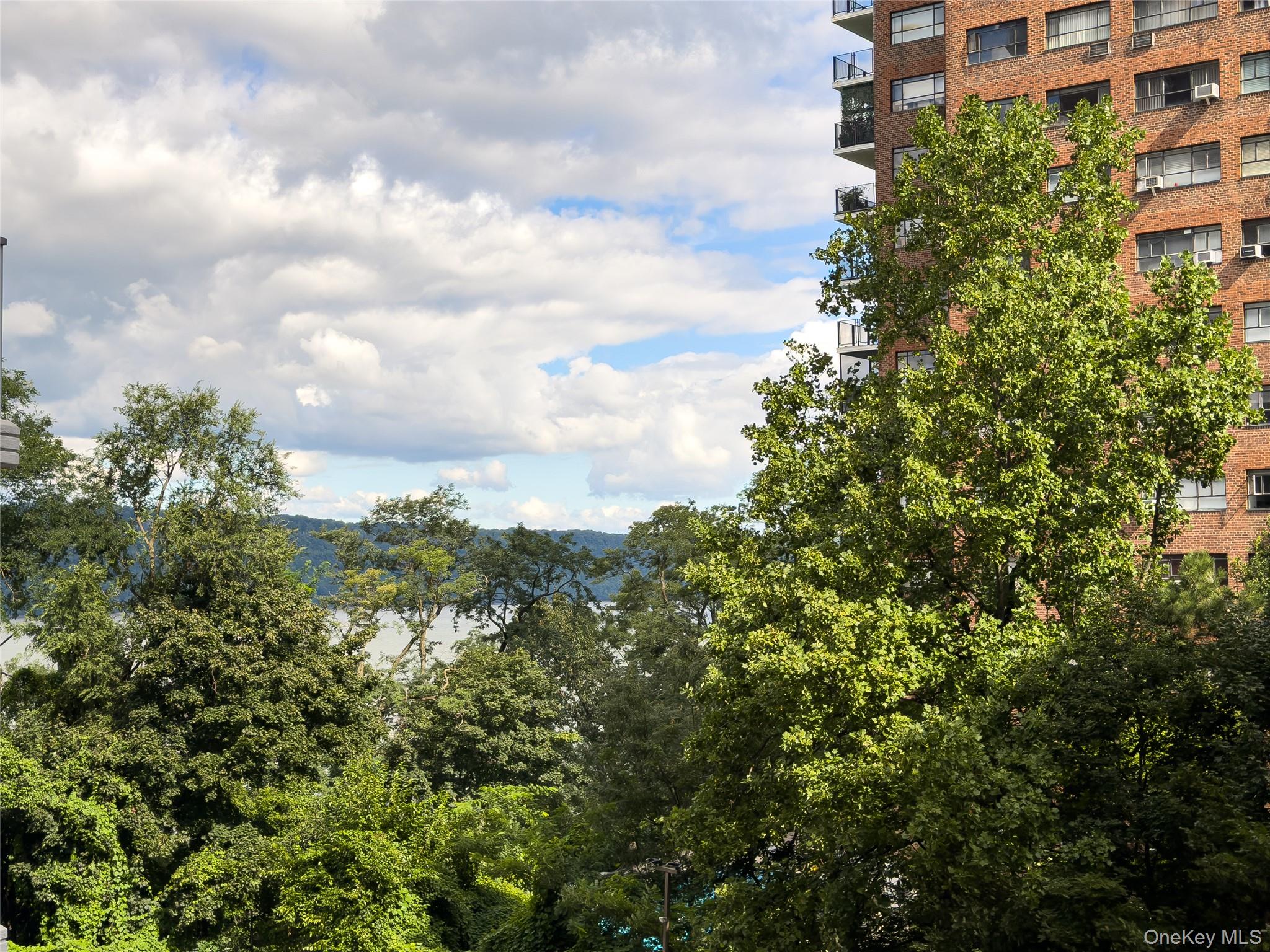 2621 Palisade Avenue, Unit 1G