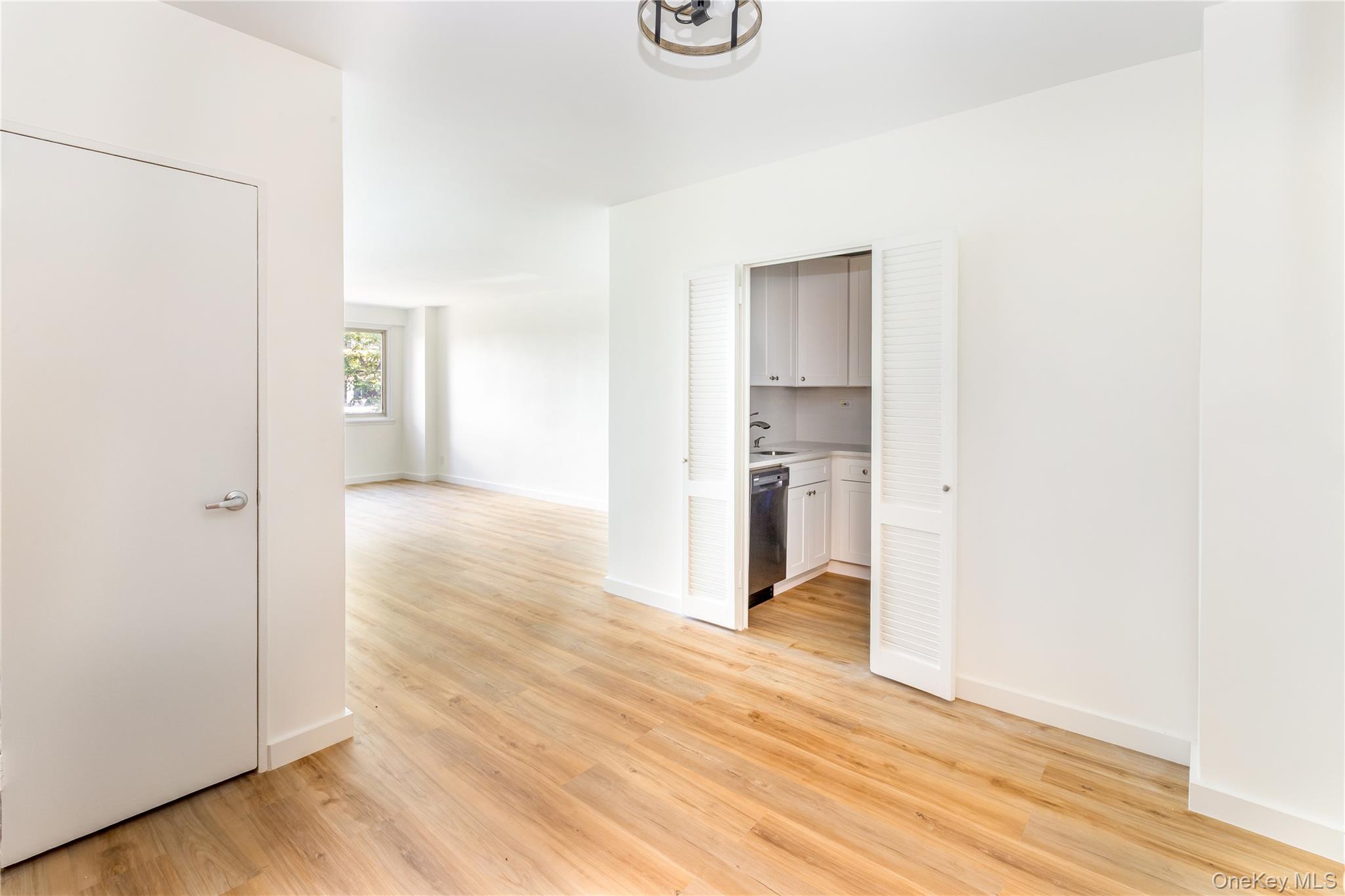 2621 Palisade Avenue, Unit 1G photo 5
