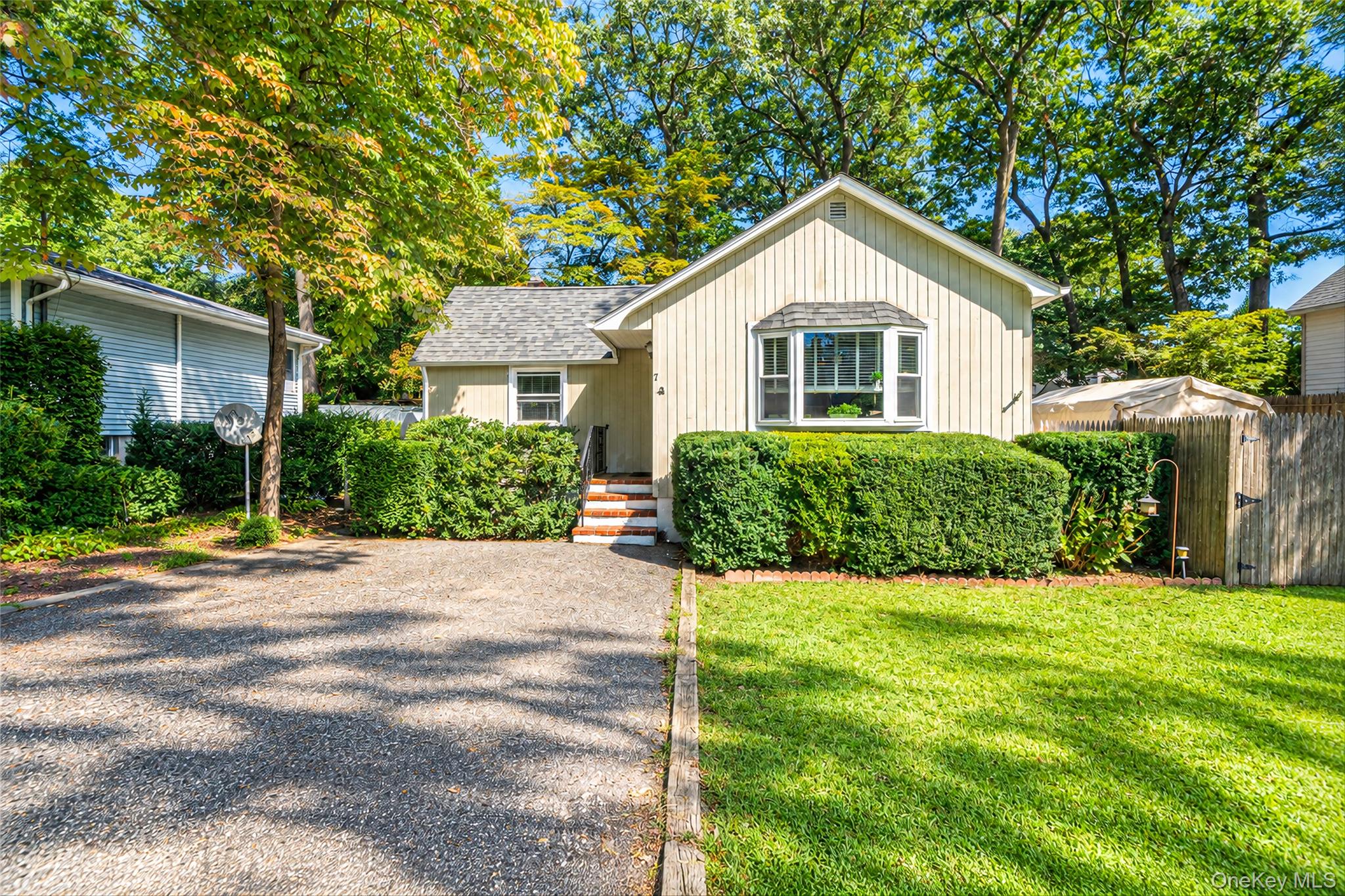 7 Beacon Drive – For Sale
