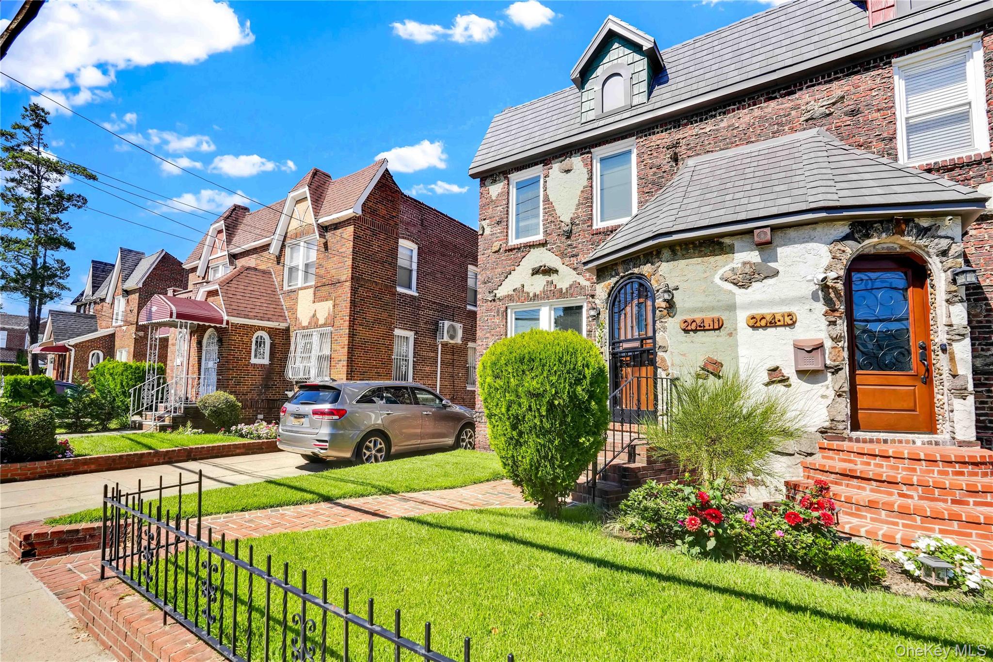 204-11 Murdock Avenue – For Sale photo 4