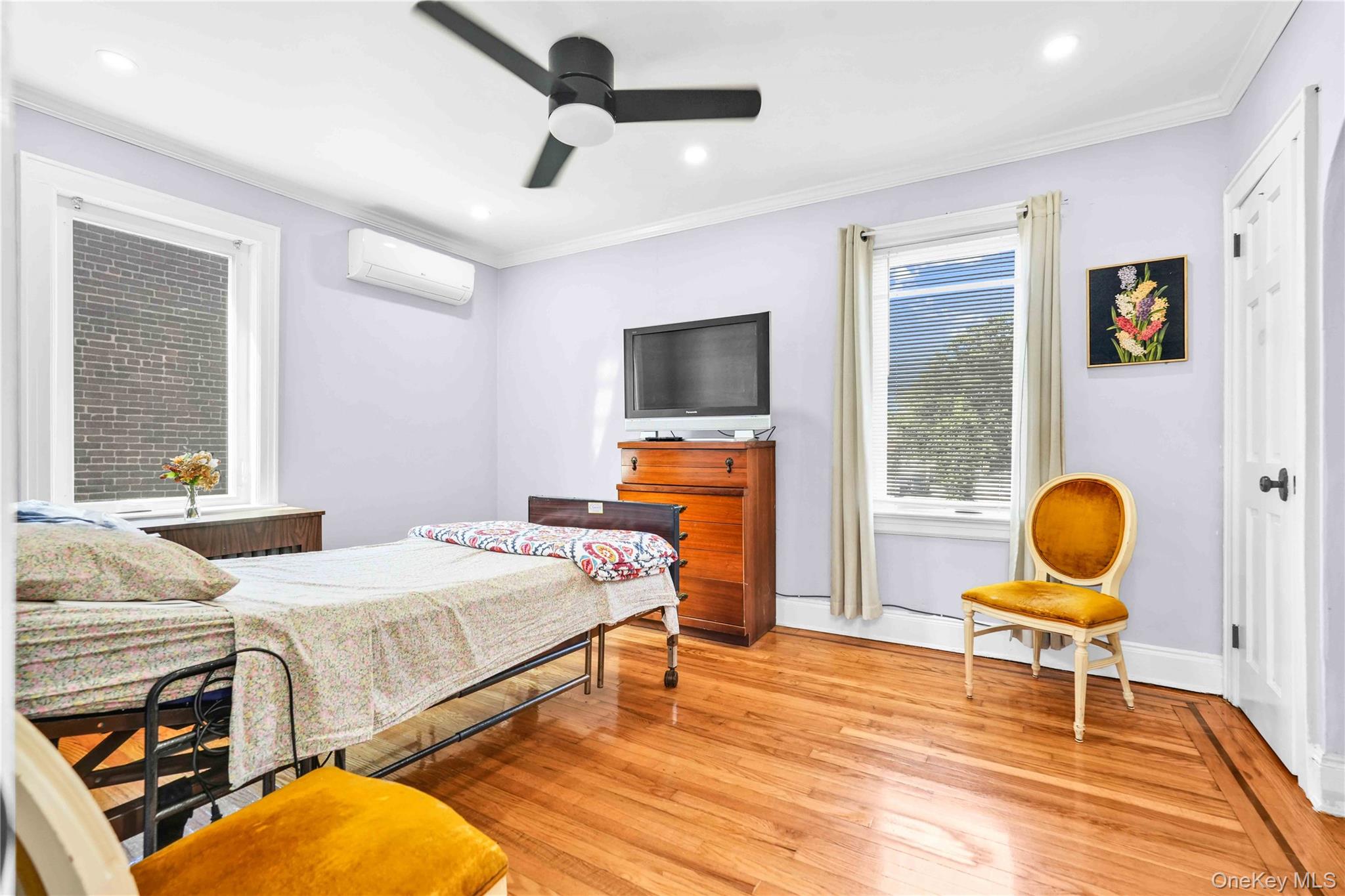 204-11 Murdock Avenue – For Sale photo 9