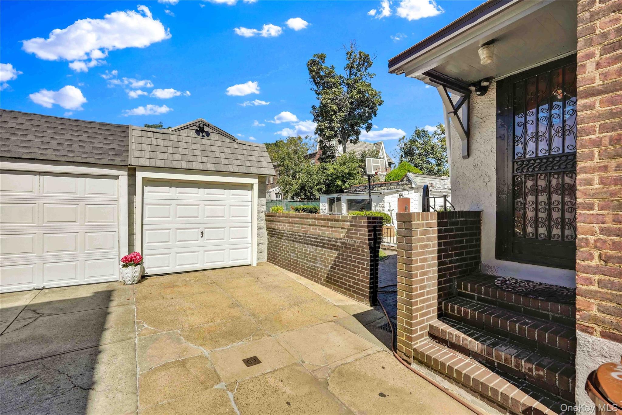 204-11 Murdock Avenue – For Sale photo 17